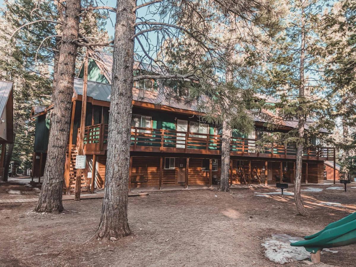 松林度假村房车公园酒店 Duck Creek Village 外观 照片