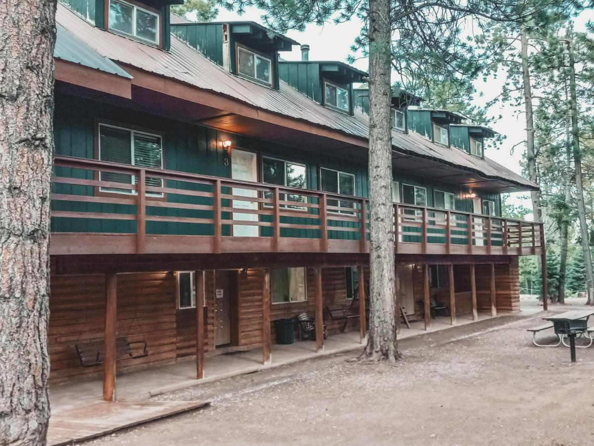 松林度假村房车公园酒店 Duck Creek Village 外观 照片