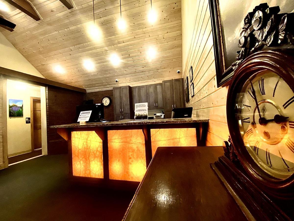 松林度假村房车公园酒店 Duck Creek Village 外观 照片
